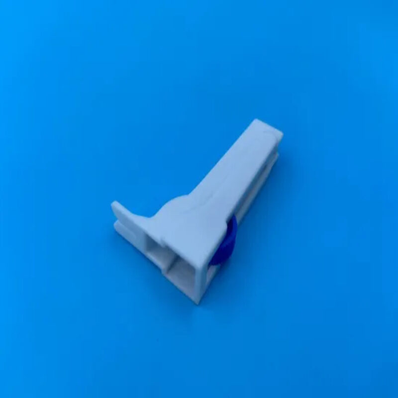 Professional Flow Regulator Roller Clamp IV Infusion Set - Image 3