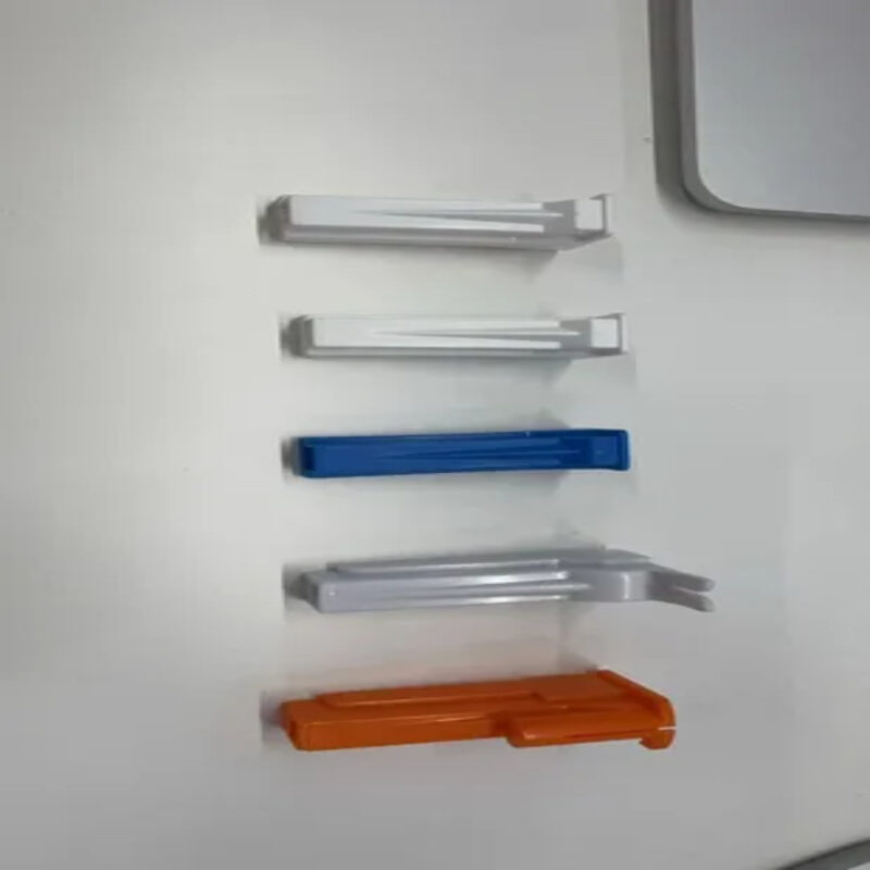 Roller Clamp IV Infusion Set