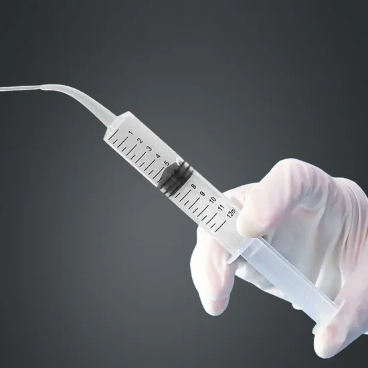 Professional 12ml Disposable Syringe with Curved Tip - Image 2