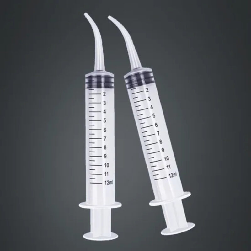 Dental Syringe with Curved Tip