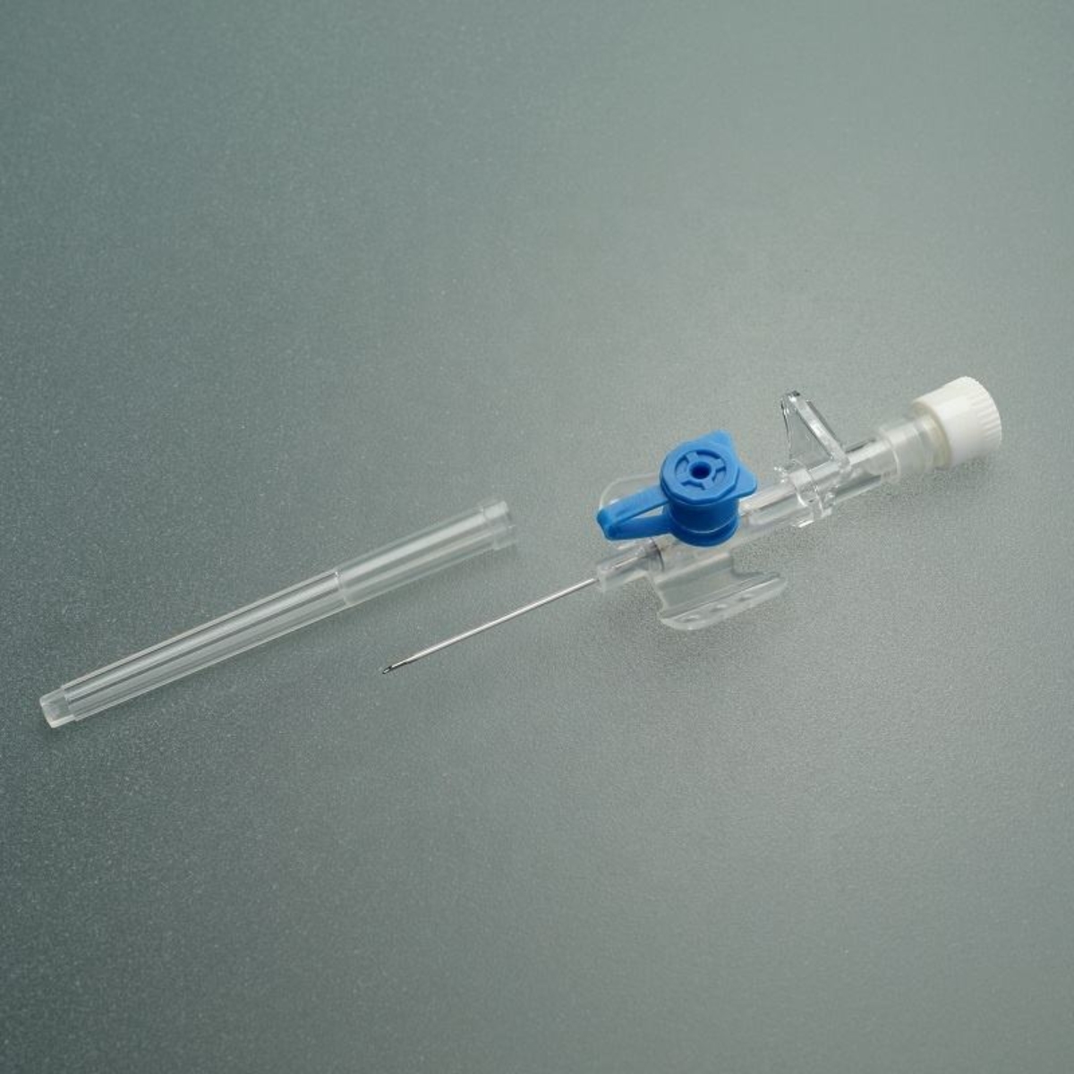 High Quality Disposable 18G IV Cannula with Port and Wings - Image 4