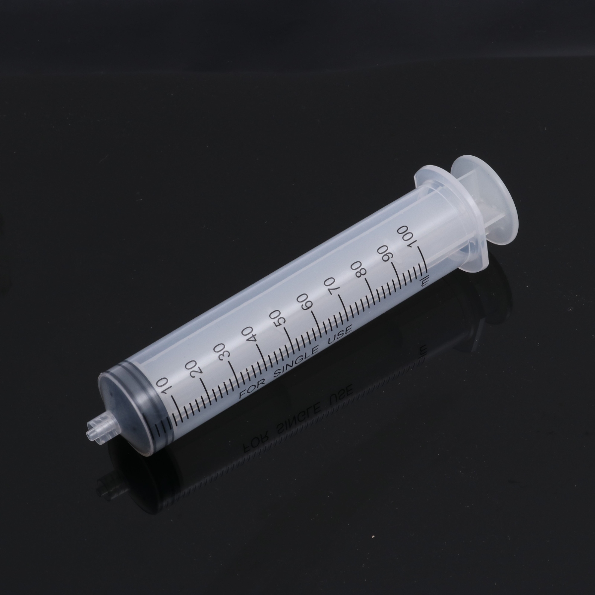 Best Selling Plastic Durable Safety Reusable Veterinary Syringe - Image 4